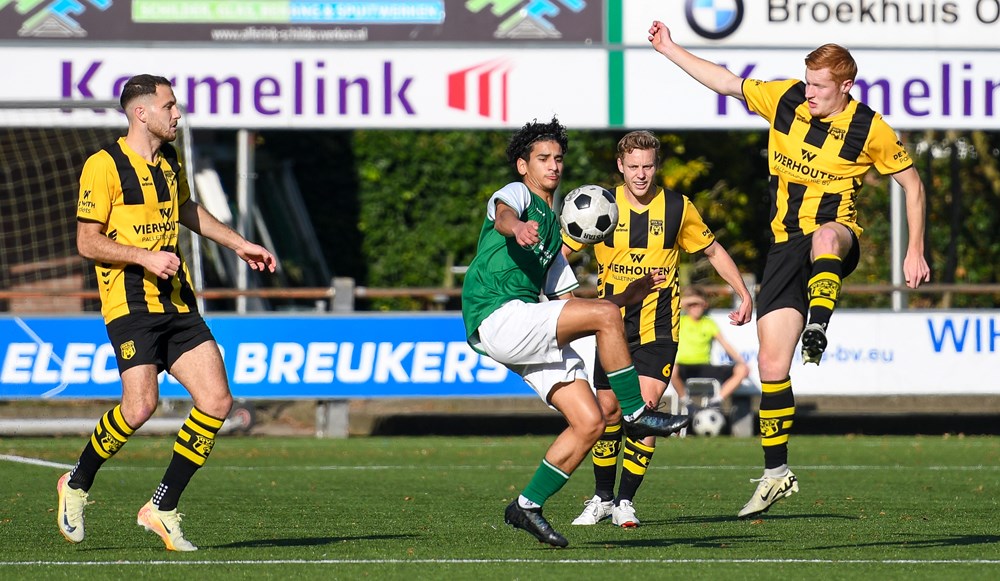 DVS 33 Ermelo tegen HSC 21 foto Theo Aalten