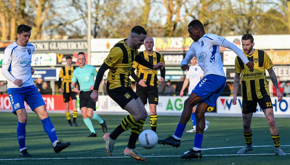 DVS 33 Ermelo tegen SV Urk