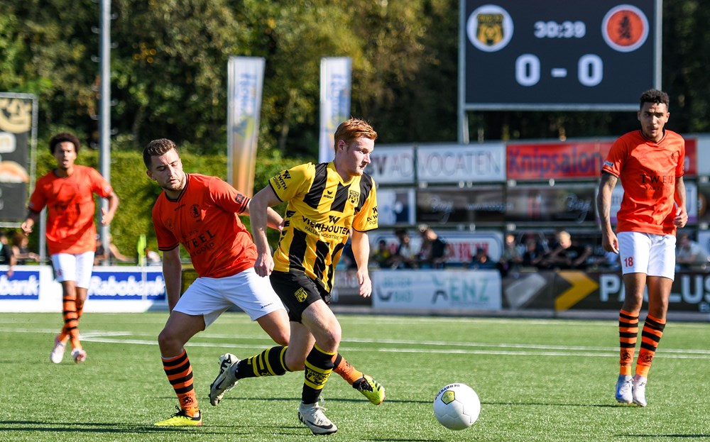 DVS 33 Ermelo tegen Sparta Nijkerk