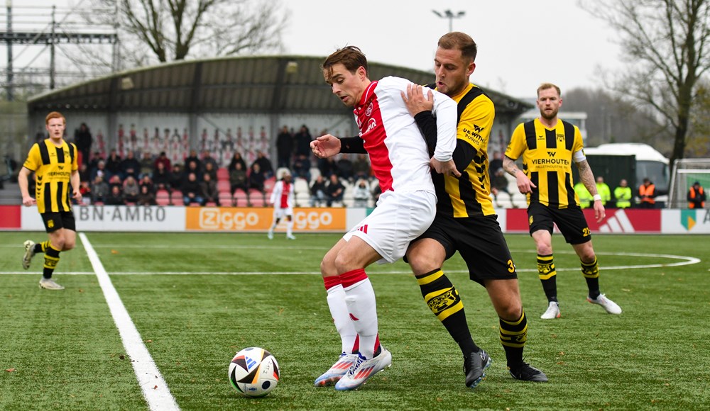 DVS 33 Ermelo tegen AJAX amateurs