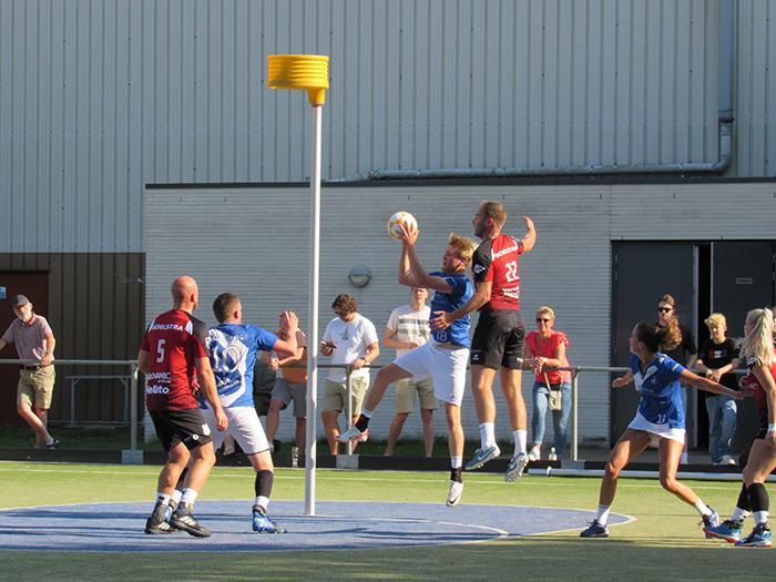 Dindoa tegen Dos Kampen korfbal