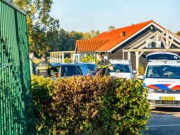 Politie met getrokken wapens houdt mannen aan op de A28 tussen Putten en Nijkerk