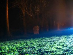 Bestelbusje botst op vrachtwagen en belandt in berm langs A28 bij Ermelo