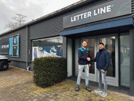 Indoorwrap verhuist naar Epe en neemt Letterline Reclame over